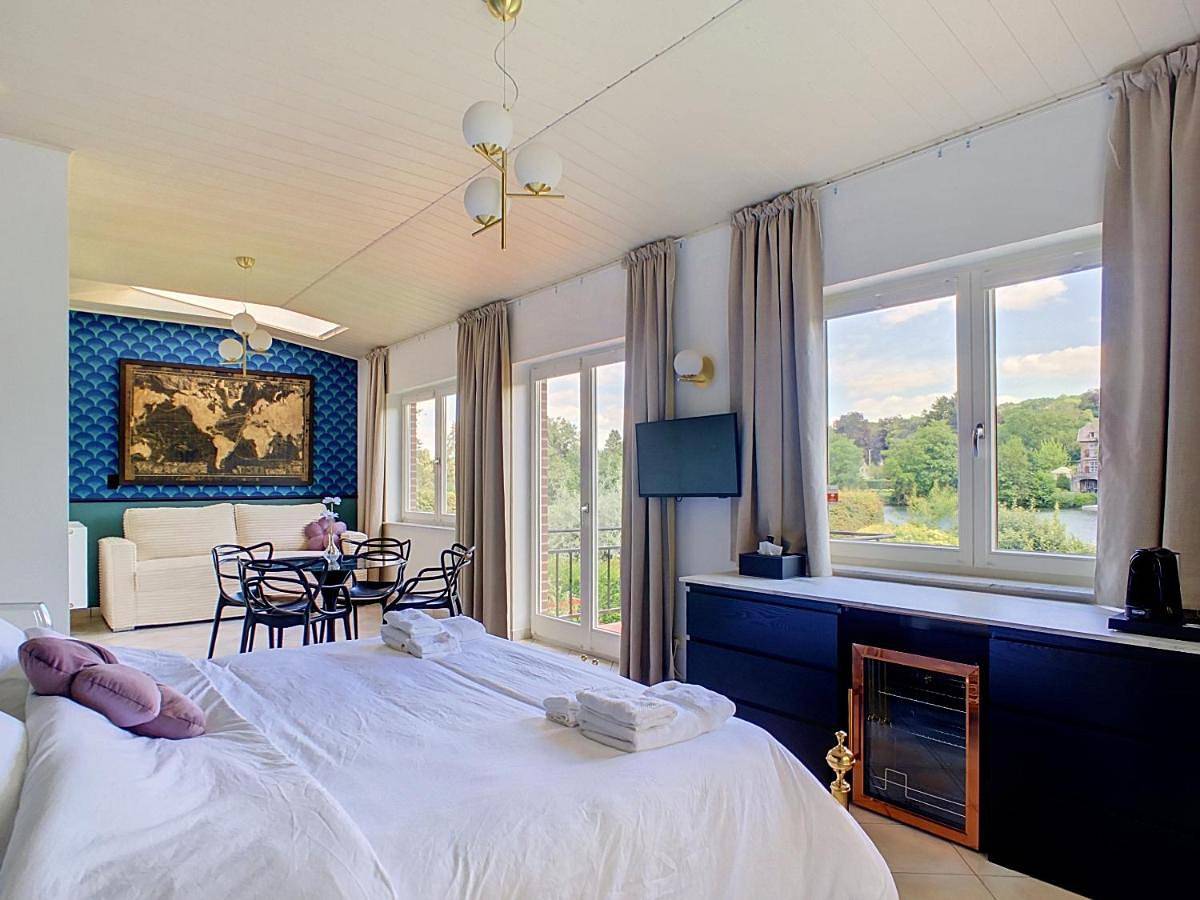 Villa Daisy - Suites élégantes et autonomes au bord de la Meuse in Wépion, Namur