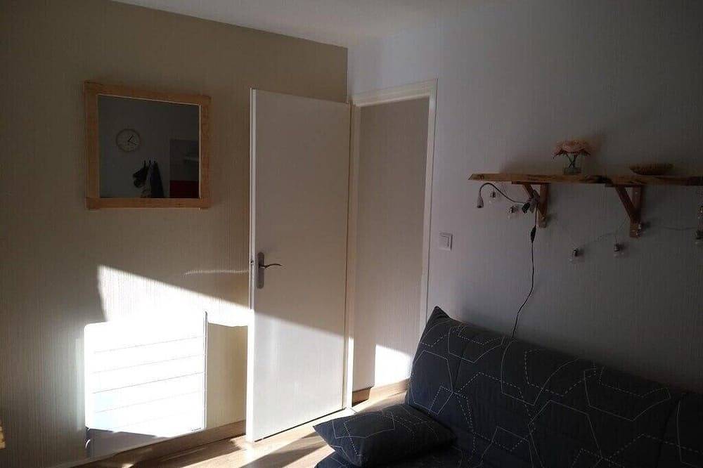 Apartamento entero, T2 à Bagneres de Luchon à 2 pas des Thermes et du Centre Ville Avec Balcon Idéal in Luchon-Superbagnères, Bagnères-de-Luchon