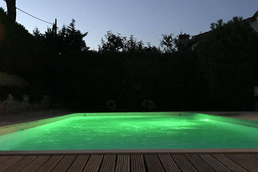 Magnificent Villa In Peace In The Private Pool andwith Retro Coast Of Cannes in Mougins, Cannes region