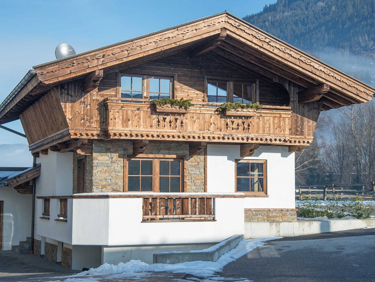 Ferienhof Stadlpoint - Ferienwohnung im Landhaus in Ried im Zillertal, Ski-Optimal Hochzillertal