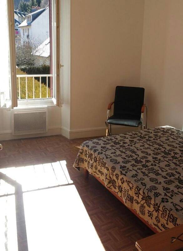 Gîte pour 5 personnes, avec terrasse, animaux acceptés dans Gare De La Bourboule - 2