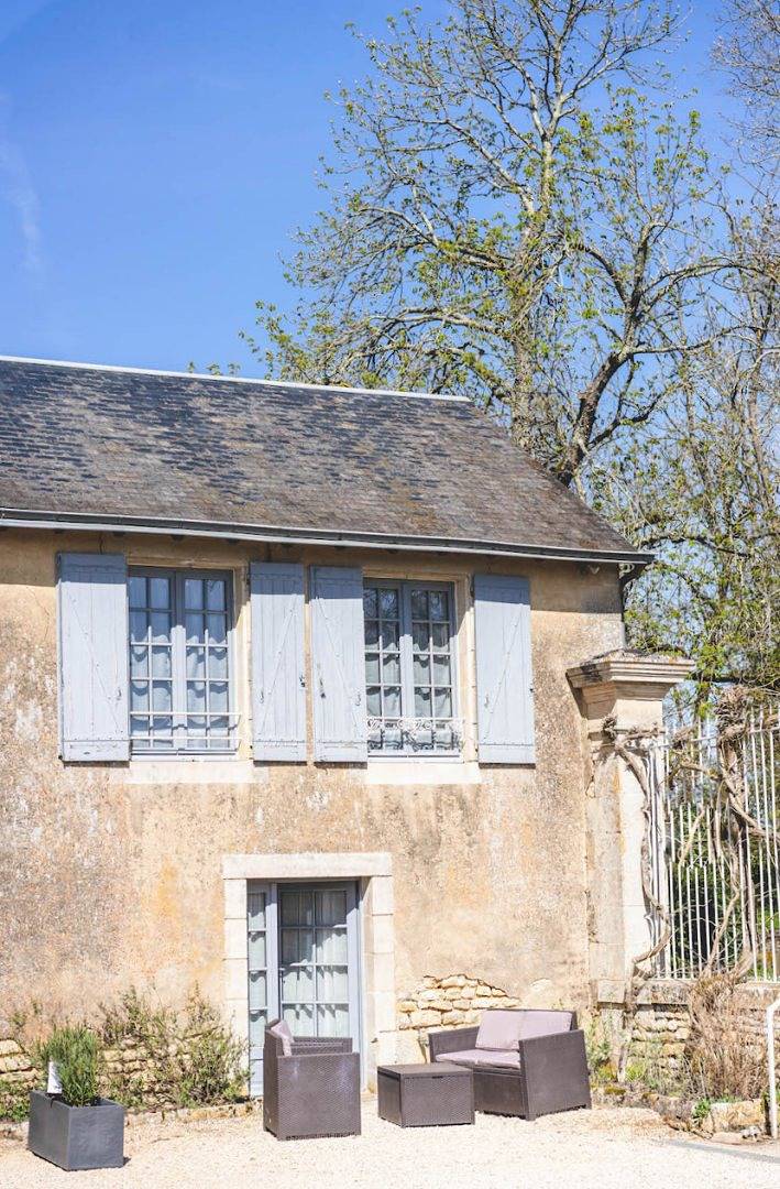 Gîte pour 4 personnes, avec terrasse et jardin ainsi que piscine et jacuzzi à Montamisé - 4