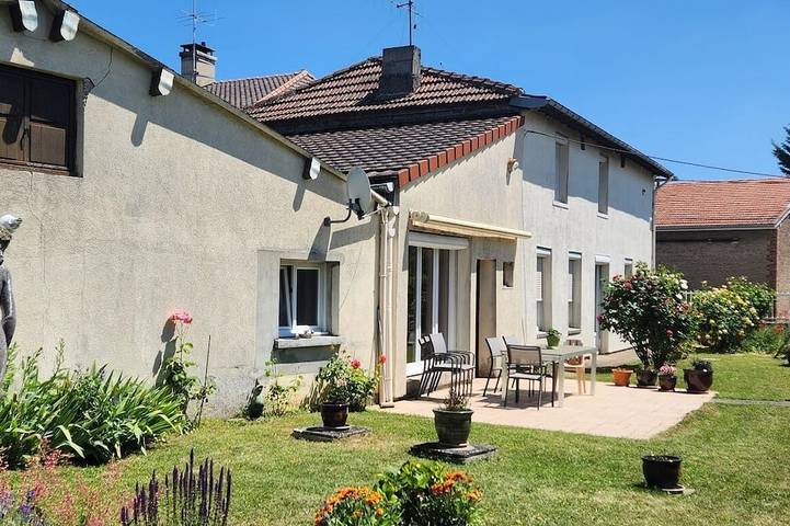 Gîte pour 2 personnes, avec jardin et terrasse à Loisy-sur-Marne