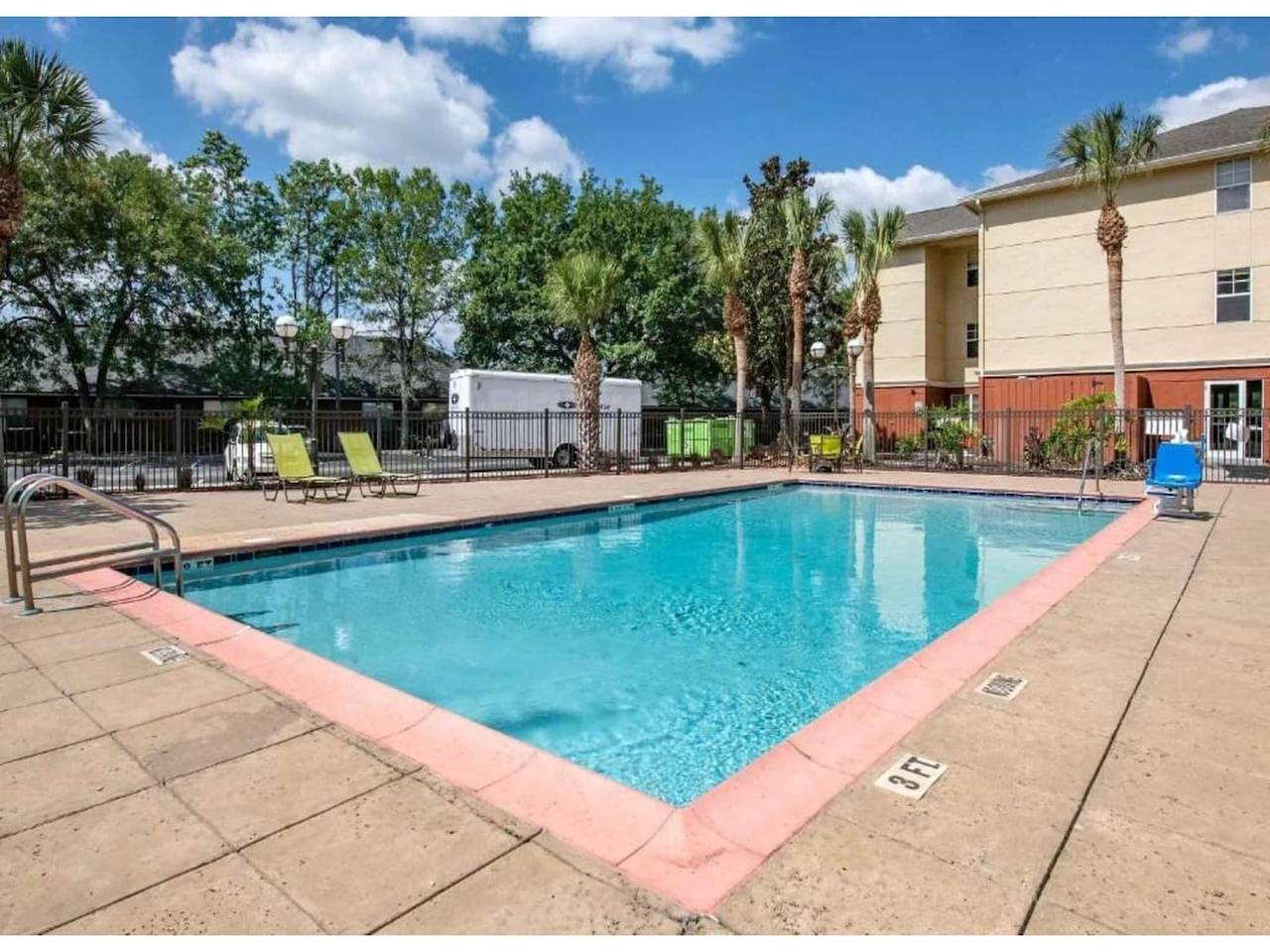 Geheel appartement, 1 Kingsize Bed | Suite, Nsmk, Keuken, Slaapbank in Jacksonville, Duval County