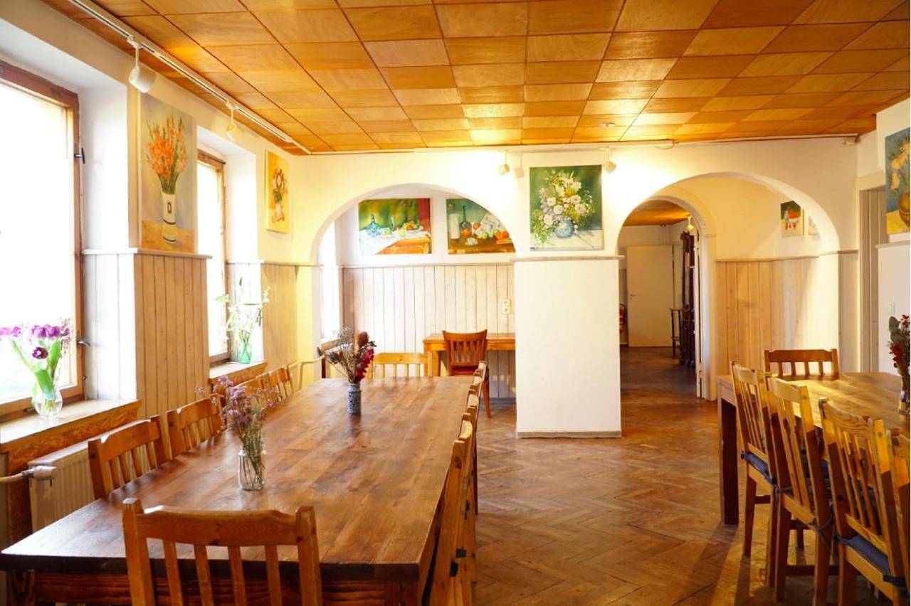 Villa Sophienschlösschen nahe Berlin - Exklusive Zeit zwischen 5 Seen mit großer Küche, gratis Sauna & 3500qm Garten in Marienwerder, Naturpark Barnim