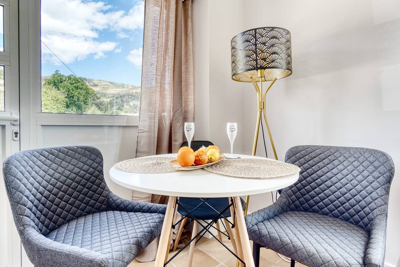 Gehele studio, Studio Appartement 'La Luna' met Uitzicht op de Bergen, Wifi en Airconditioning in Jijona, Alicante Binnenland