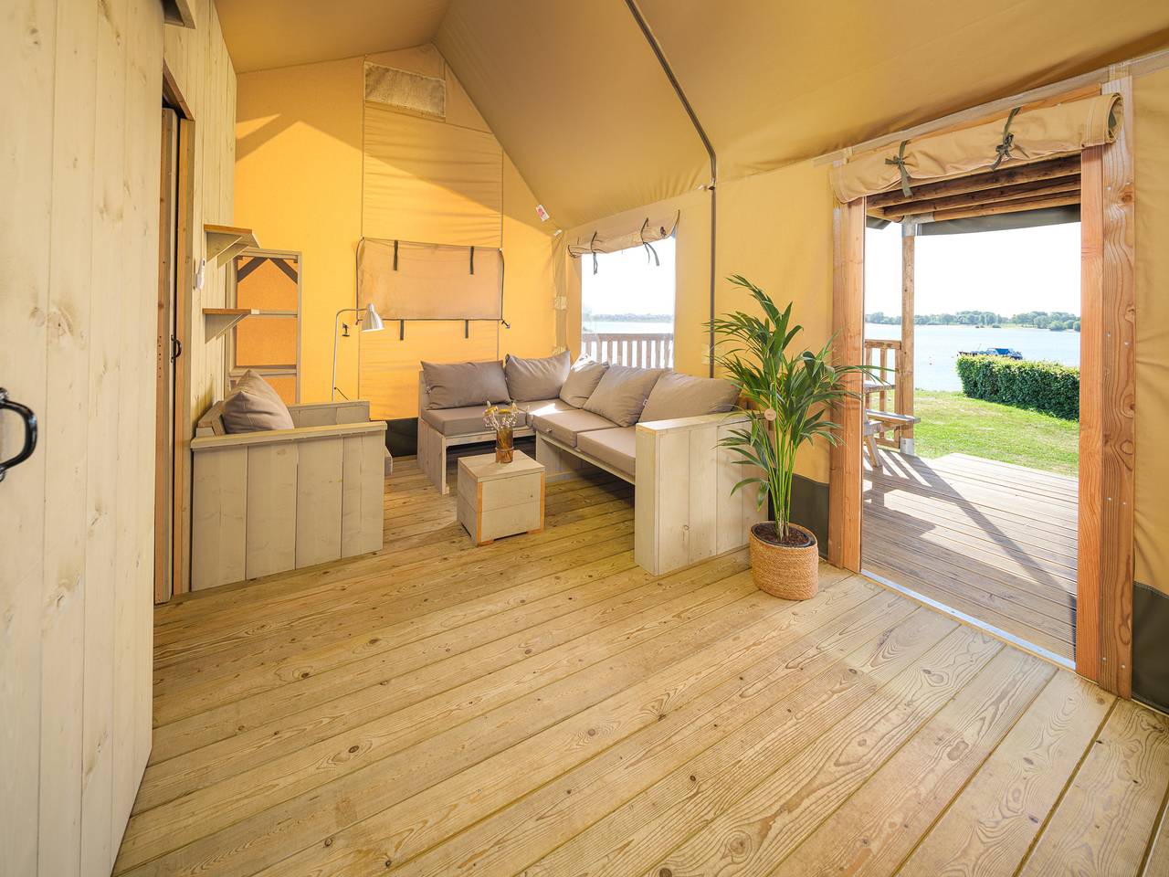 Resort Rhederlaagse Meren — Safarizelt Ranger | 8 Personen in IJssel