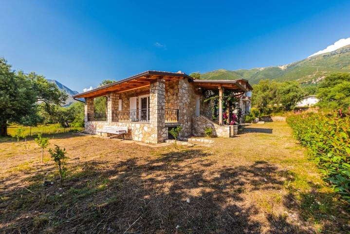 Location de vacances pour 5 personnes, avec balcon et jardin, adapté aux familles dans Vlorë - 4