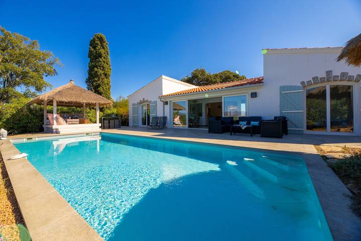Villa pour 10 personnes, avec Terrasse ainsi que Jardin et Piscine dans Porticcio