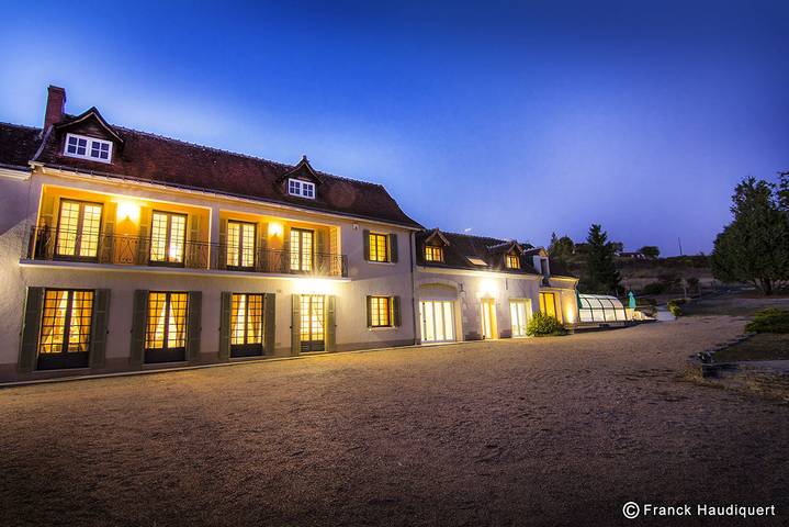 Gîte pour 10 personnes, avec Balcon et Terrasse ainsi que Jardin et Piscine dans le Loir-et-Cher - 2