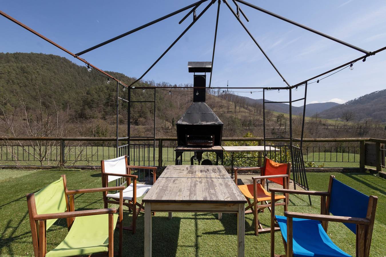 Casa de vacaciones 'El Xalet, El Reixac Casa Rural' con vistas a la montaña in San Juan de las Abadesas, Pirineo Catalan