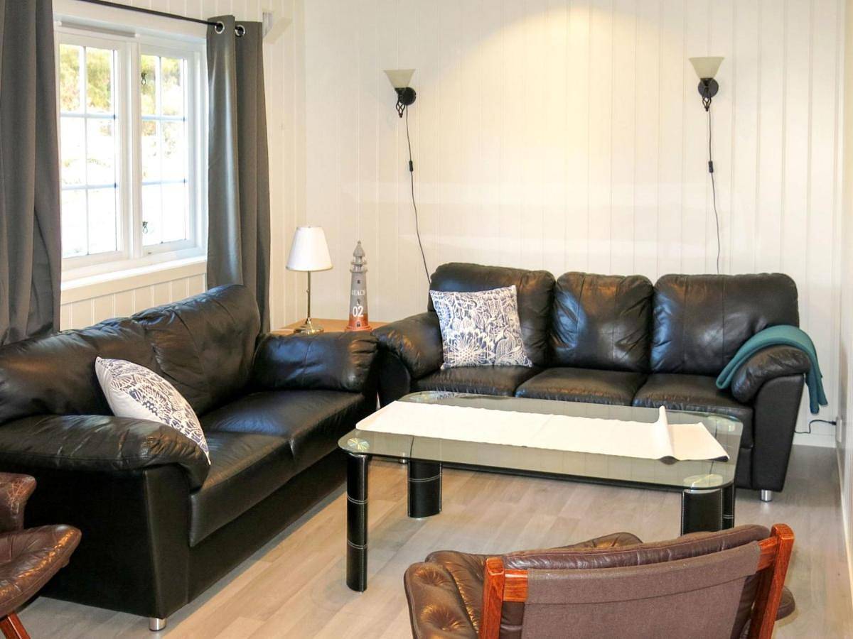 Holiday Home Nesjevik by Interhome in Hyllestad