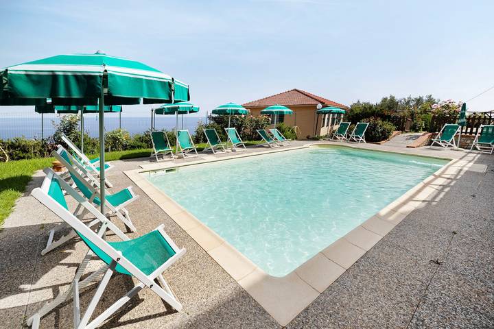 Geheel appartement, Appartement 'La Realidad 1' met Gedeeld Zwembad, Wifi en Airconditioning in Finale Ligure, Finale Ligure Gemeente