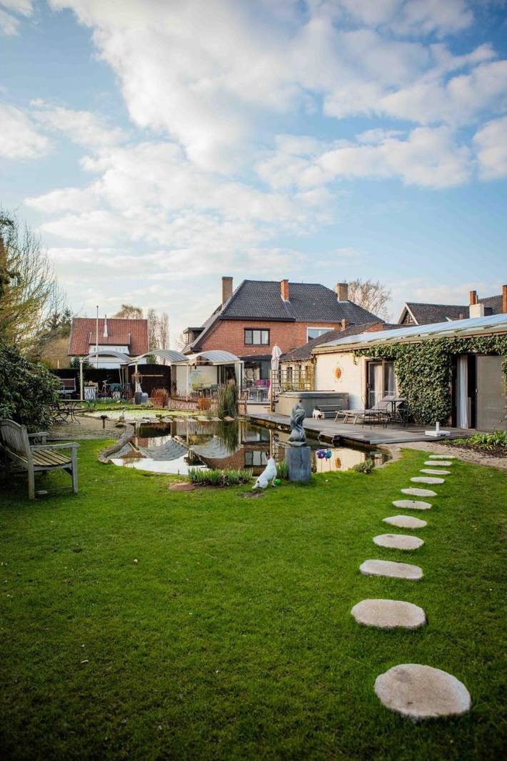 Location de vacances pour 3 personnes, avec piscine et sauna ainsi que jardin et jacuzzi, animaux acceptés à Bilzen - 4