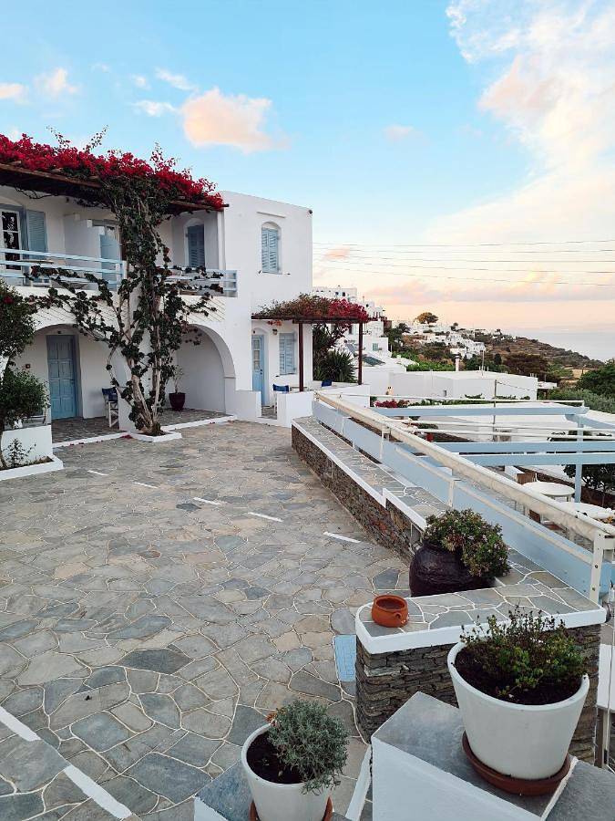 Hôtel pour 2 personnes, avec jacuzzi ainsi que piscine et jardin dans Apollonia - 4