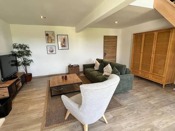 Location de vacances pour 2 personnes, avec vue ainsi que piscine et jardin à Saint-Savinien - 2