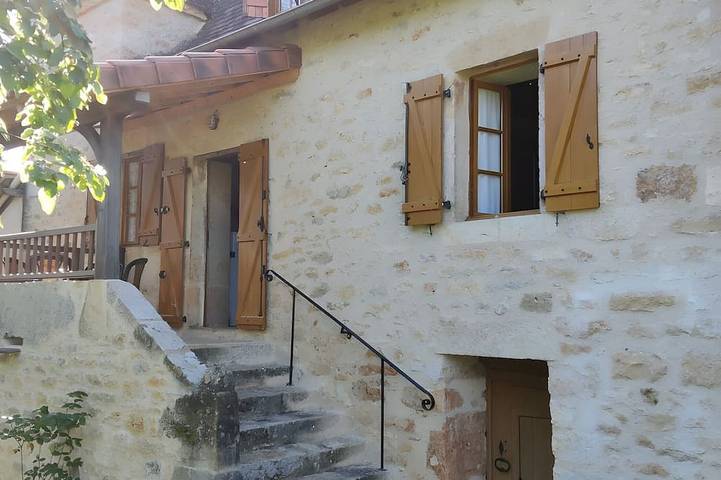 Location de vacances pour 6 personnes, avec jardin dans Corn