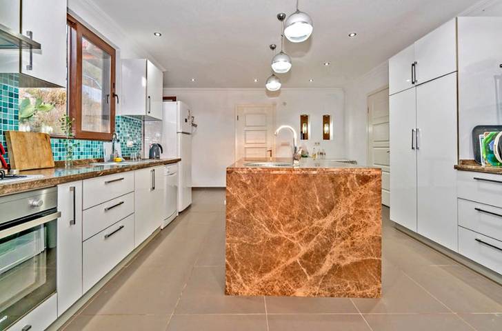 Location de vacances pour 8 personnes, avec terrasse et jardin à Fethiye (Muğla) - 4