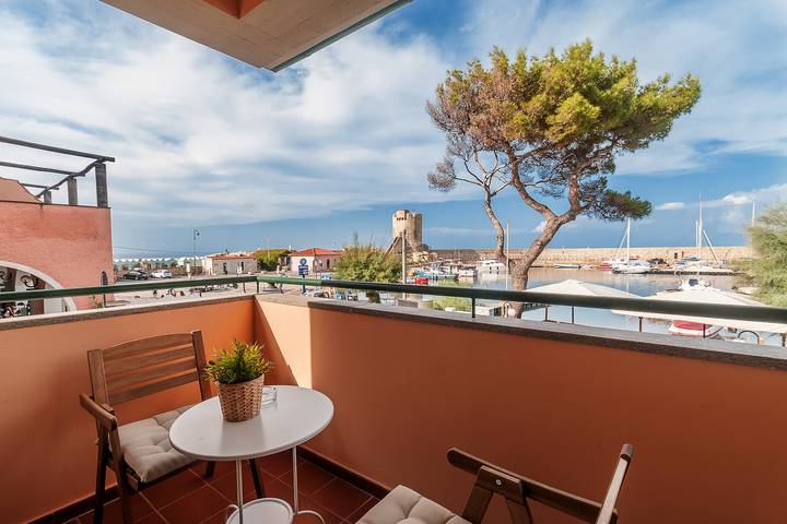 Ganze Wohnung, In exzellenter Lage und mit Meerblick – Appartamento Lungomare in La Fenicia (pebbles) (Marciana Marina), Marciana Marina