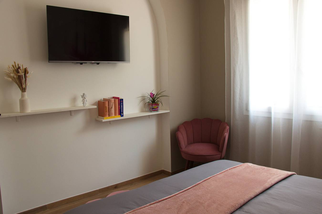 Ganze Wohnung, Magnolia: Garten und Parkplatz. Vimercate/Monza in Vimercate, Brianza