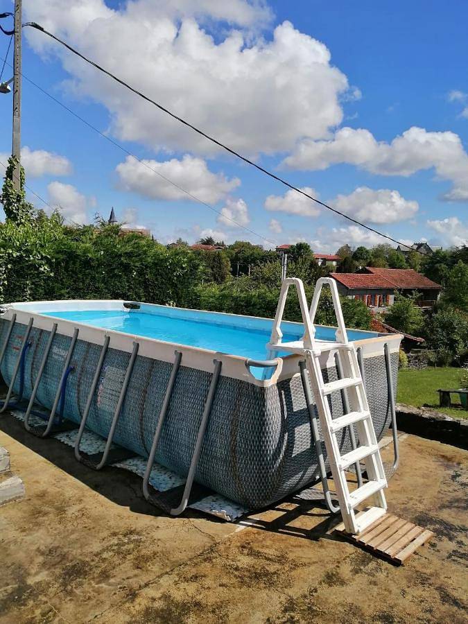 Location de vacances pour 8 personnes, avec terrasse et piscine ainsi que vue et jardin dans Cier-de-Rivière - 4