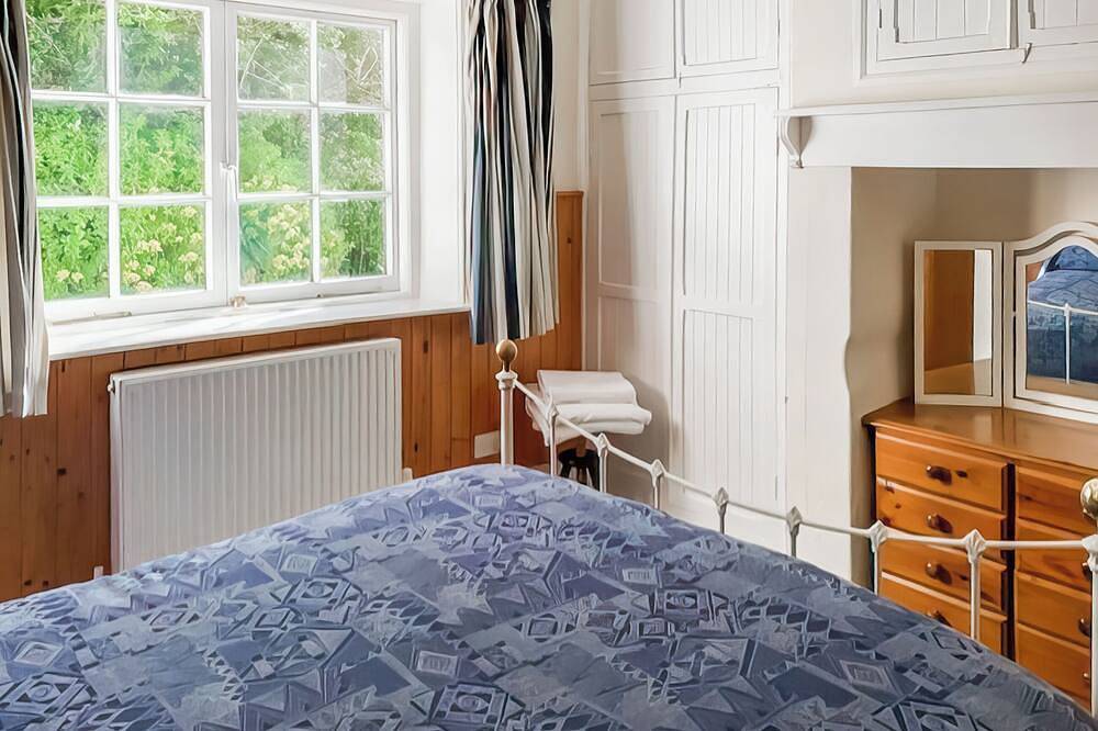 2 bedroom accommodation in Mullion in Mullion, Cornwall
