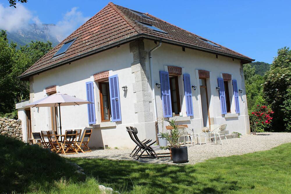 Charming 1 to 2 pers gîte at the foot of the Chartreuse in Chapareillan, Isère