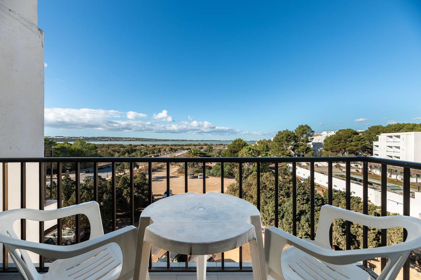 Ganze Wohnung, Ferienwohnung 'Estudio Mirada 309' mit Seeblick, Wlan und Klimaanlage in Es Pujols, Formentera