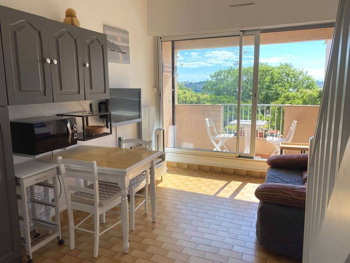 Gîte pour 2 personnes, avec terrasse dans Port De Balaruc Les Bains - 3