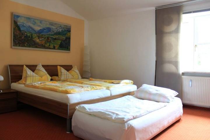 Ganze Ferienwohnung, Ferienwohnung Krittian - neu renovierte Ferienwohnung Krittian in Teisendorf, Rupertiwinkel