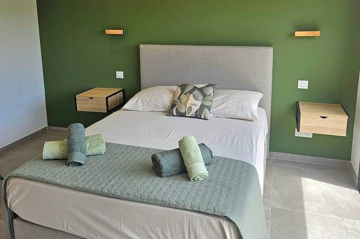Villa 14 Personnes, Piscine Chauffee 13X4 , Proche Des Plages in Lecci, Arrondissement de Sartène