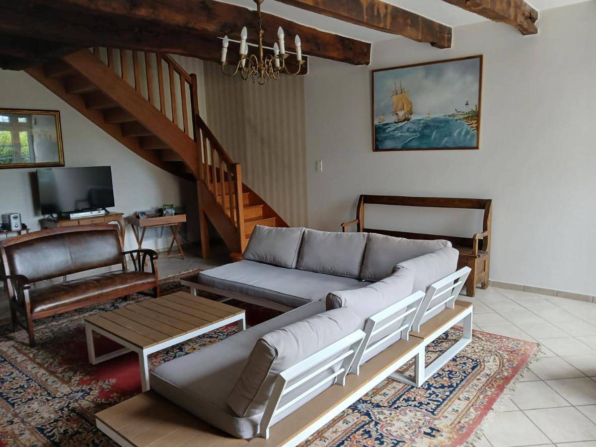 Five-Bedroom House in Saint-Rémy-du-Plain, Fougères-Vitré