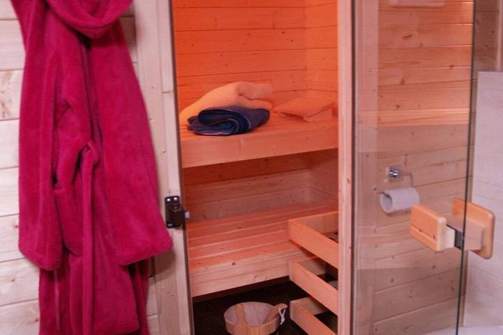 Ferienwohnung für 5 Personen, mit Sauna und Balkon in Gelbensande