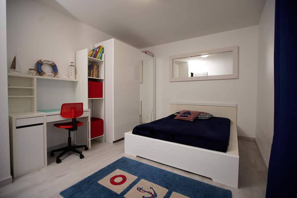 House near Paris-Orly in Paray-Vieille-Poste, Essonne