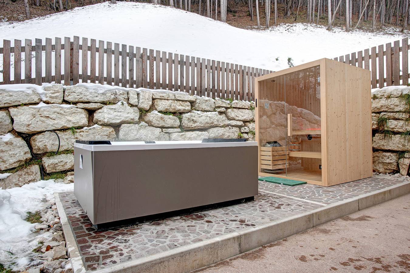 Appartamento intero, Appartamento di vacanza "Wellness Lodge Chicca" con vista lago, sauna e Wi-Fi in Santa Giuliana, Levico Terme