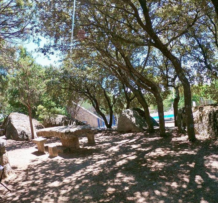 Chalet para 2 personas, con piscina y terraza además de jacuzzi y jardín, Se admiten mascotas en Sierra Norte - 4