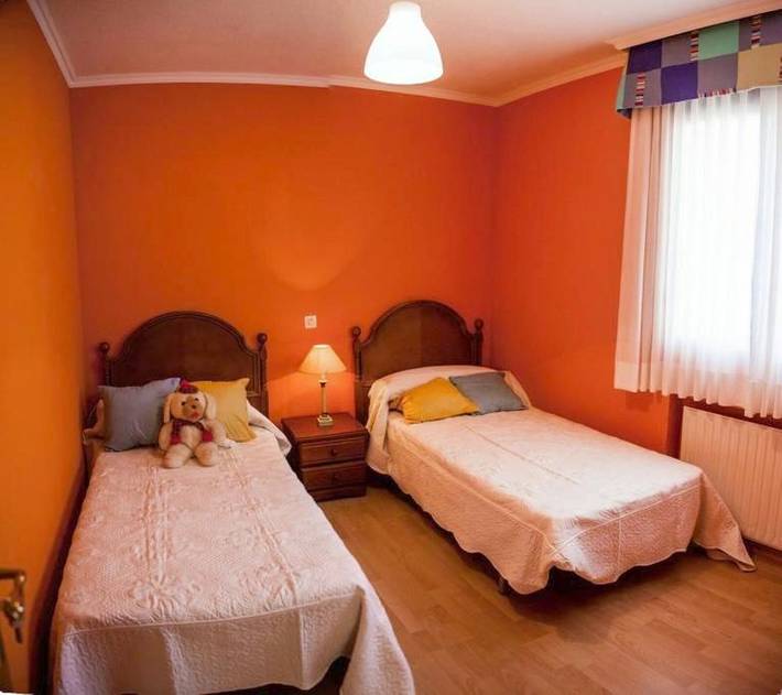 Gîte pour 8 personnes, avec jardin et piscine ainsi que terrasse et vue à Cervo (Espagne) - 2