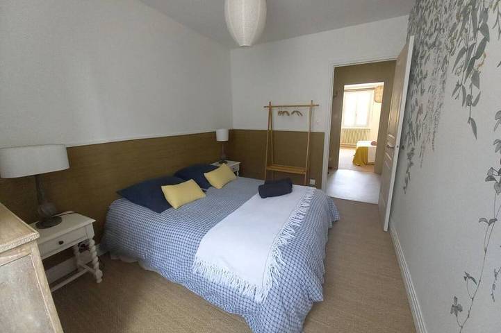 Location de vacances pour 4 personnes, avec piscine et jardin à Chânes - 2