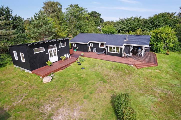 Ferienhaus für 10 Personen, mit Sauna und Whirlpool sowie Terrasse, mit Haustier