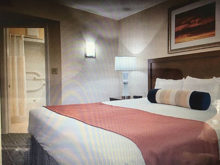 Vacation rental for 6 people, with yard and hot tub in Newport