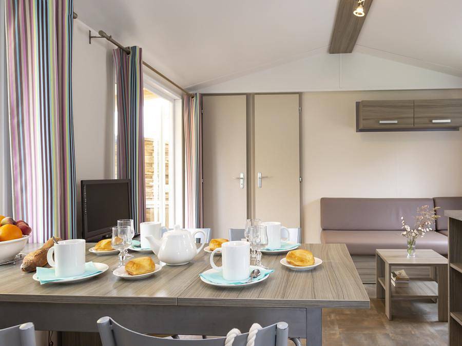 Flower Camping Le Kerleyou - Mobilhome 6 personas - Mobil-home Premium 32m² - 3 habitaciones - terraza cubierta - Tv + sábanas + toallas 6 pers. in Douarnenez, Iroise