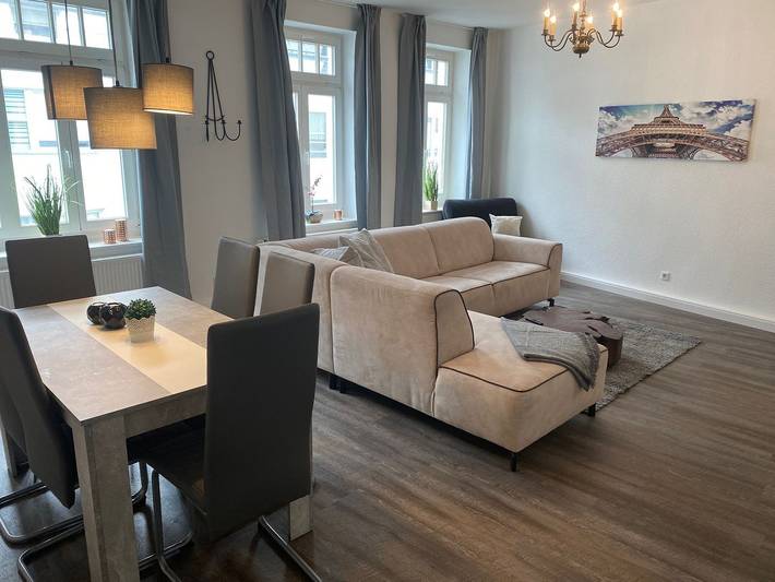Ferienwohnung für 6 Personen, mit Balkon und Whirlpool sowie Garten in Stadtmitte Rostock