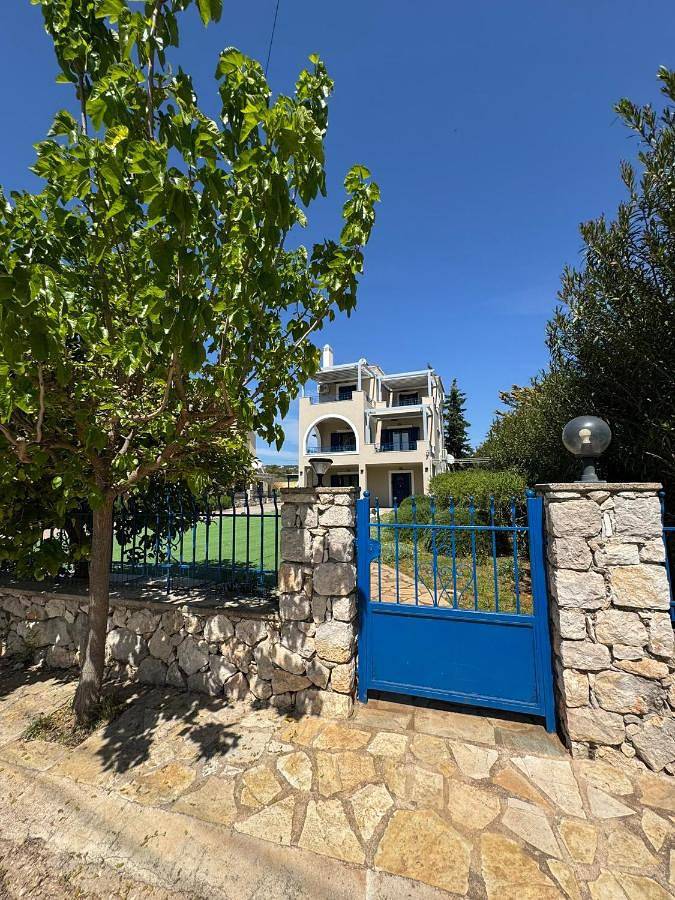 Appartement entier, Two-Bedroom Apartment with Balcony and Sea View in Ververouda, Porto Heli