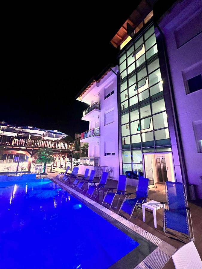 Hôtel pour 2 personnes, avec Balcon ainsi que Piscine et Vue