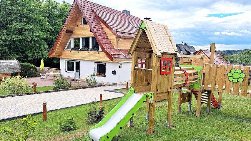 Ferienhaus für 12 Personen, mit Ausblick und Sauna sowie Garten, mit Haustier in Hohegeiß