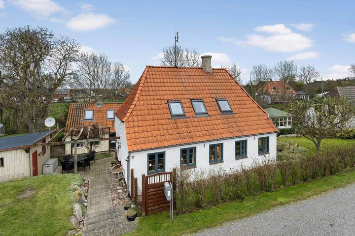 Ferieudlejning for 6 personer, med Terrasse og Have i Ærøskøbing