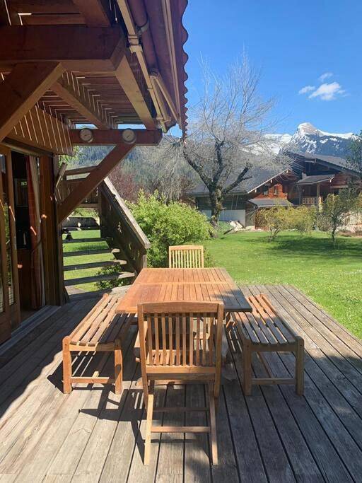 Gîte pour 12 personnes, avec Balcon et Terrasse ainsi que Jardin et Vue à Essert-Romand - 4