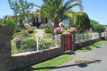 Gîte pour 4 personnes, avec jardin et terrasse à Ustaritz