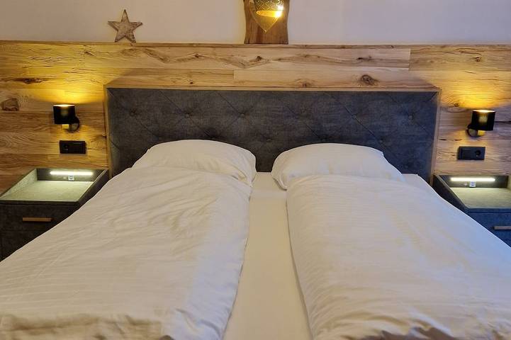 Ganze Wohnung, Gemütliche Ferienwohnung in Saalbach, modernes Badezm,  neue 2 doppel Schlafzmr in Saalbach, Saalbach-Hinterglemm