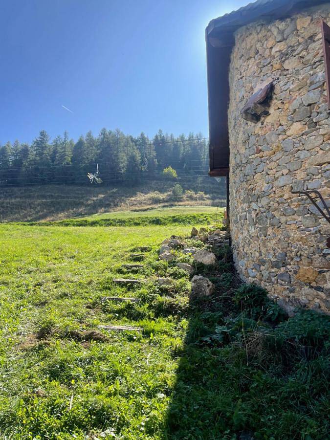 Gîte pour 5 personnes, avec vue ainsi que jardin et terrasse à Roubion - 3